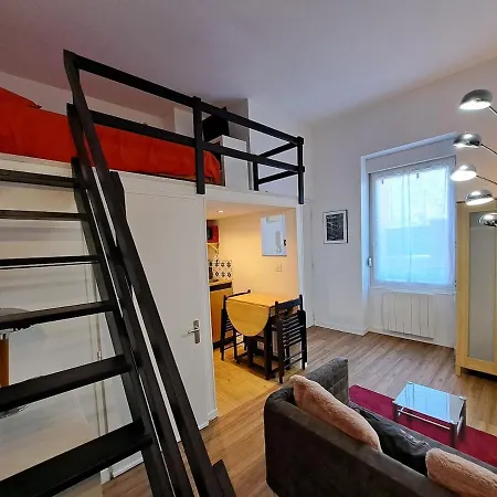Cosy Entierement Renove A Deux Pas De Lyon *